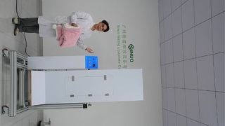 Urządzenie do badania swobodnego spadania koca elektrycznego z bębnem bębnowym